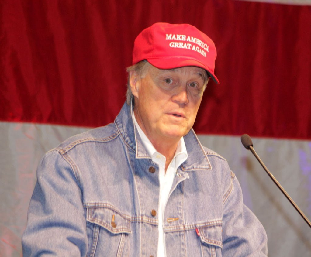 Perdue Trump