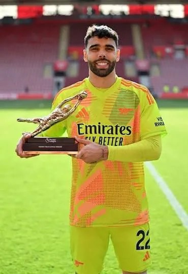 David Raya signs new Arsenal deal