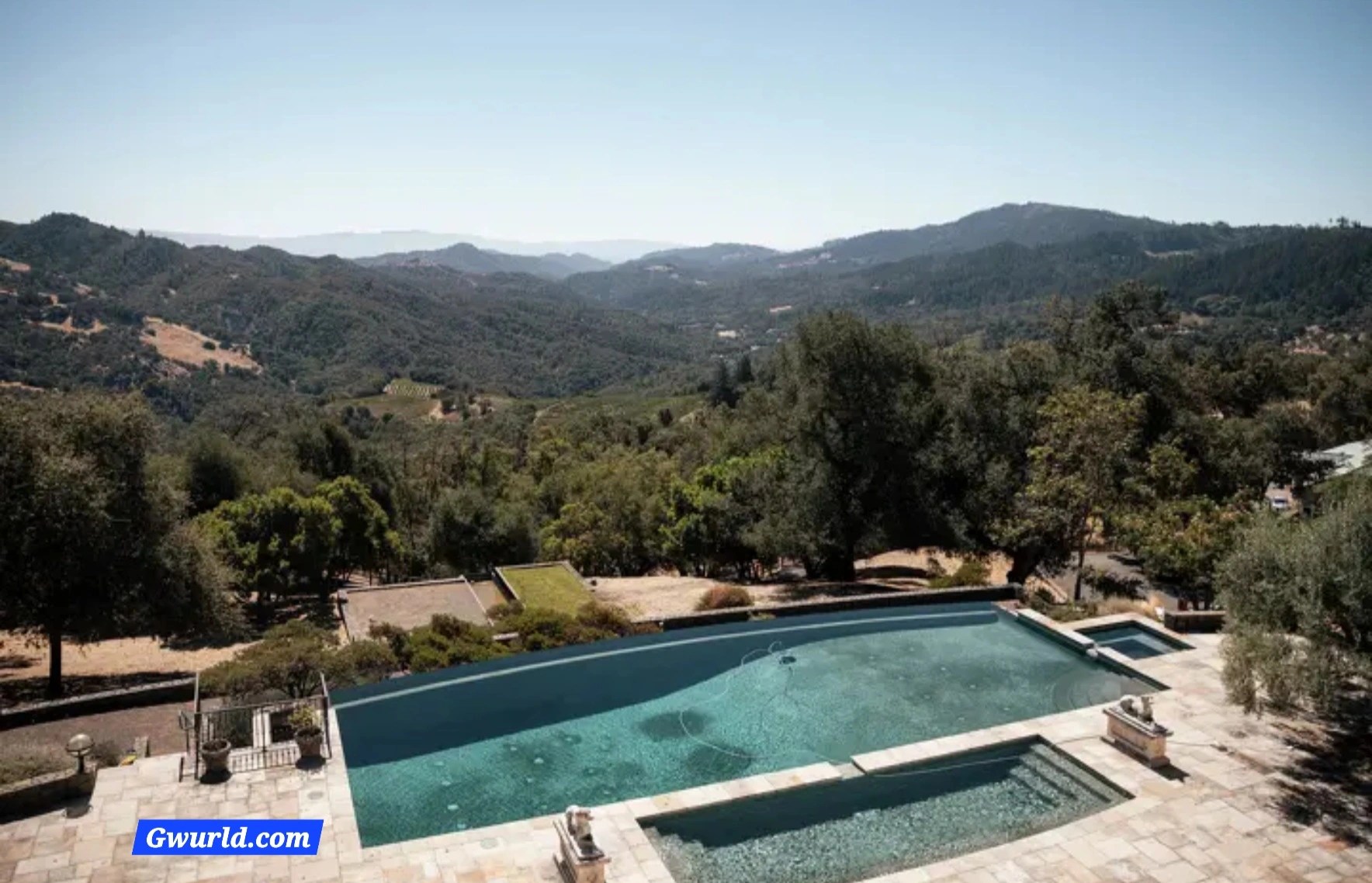 Robin Williams’ Former Napa Vineyard Now Produces a $350 Pym-Rae Wine at New Tasting Room