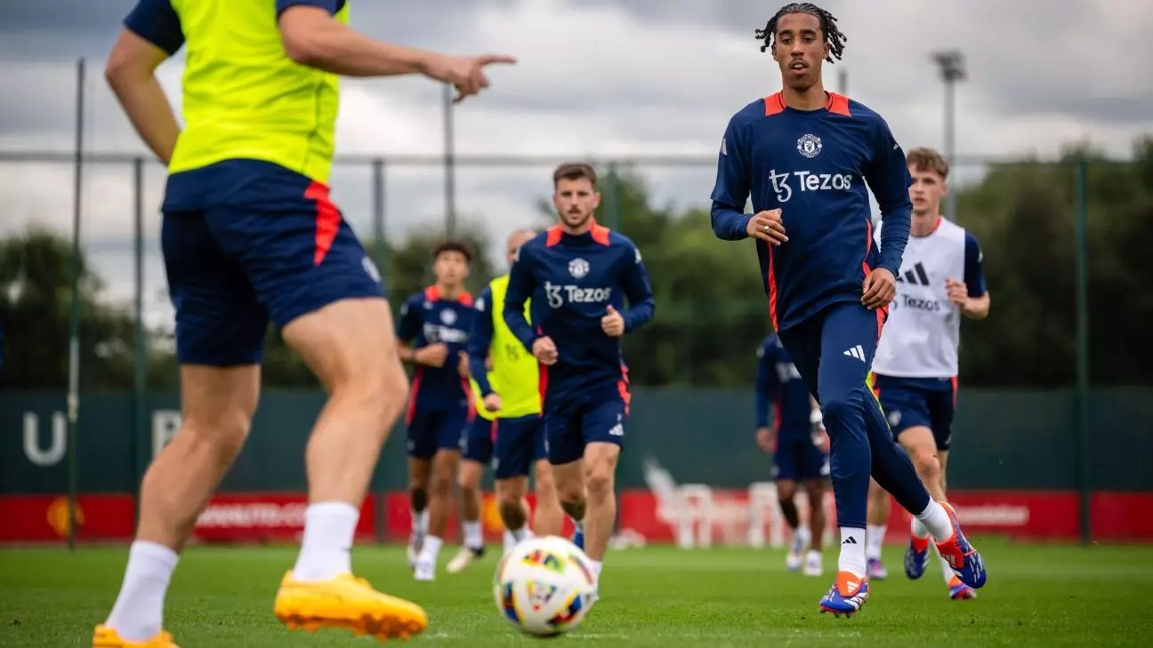 Manchester United Looking to Sell Senior Players to Fund Summer Transfers