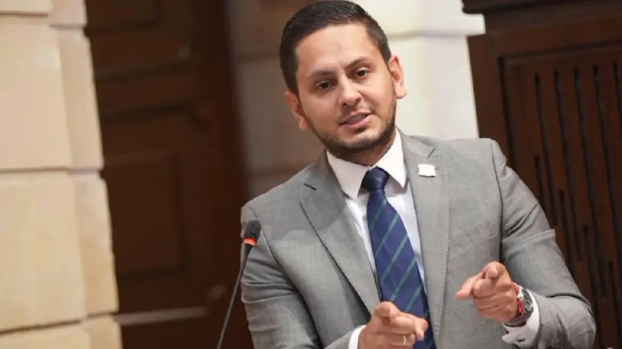 El senador Esteban Quintero convoca a foro en Medellín sobre la crisis del deporte en el país