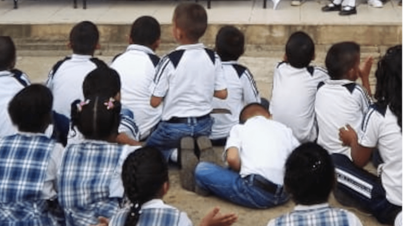 Vacaciones de mitad de año serán más cortas en 2026: Así será el calendario escolar este año