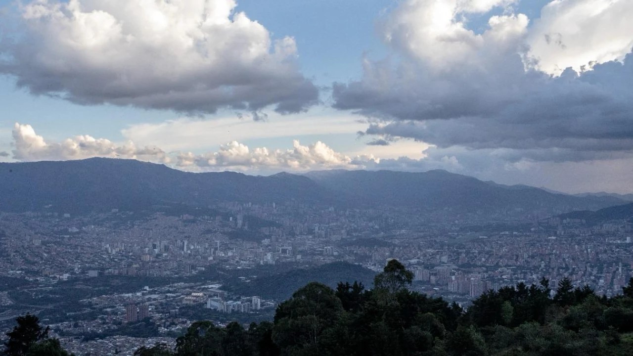 En rangos "Buena" y "Aceptable" se ubicó la calidad del aire durante el 2025 en Antioquia