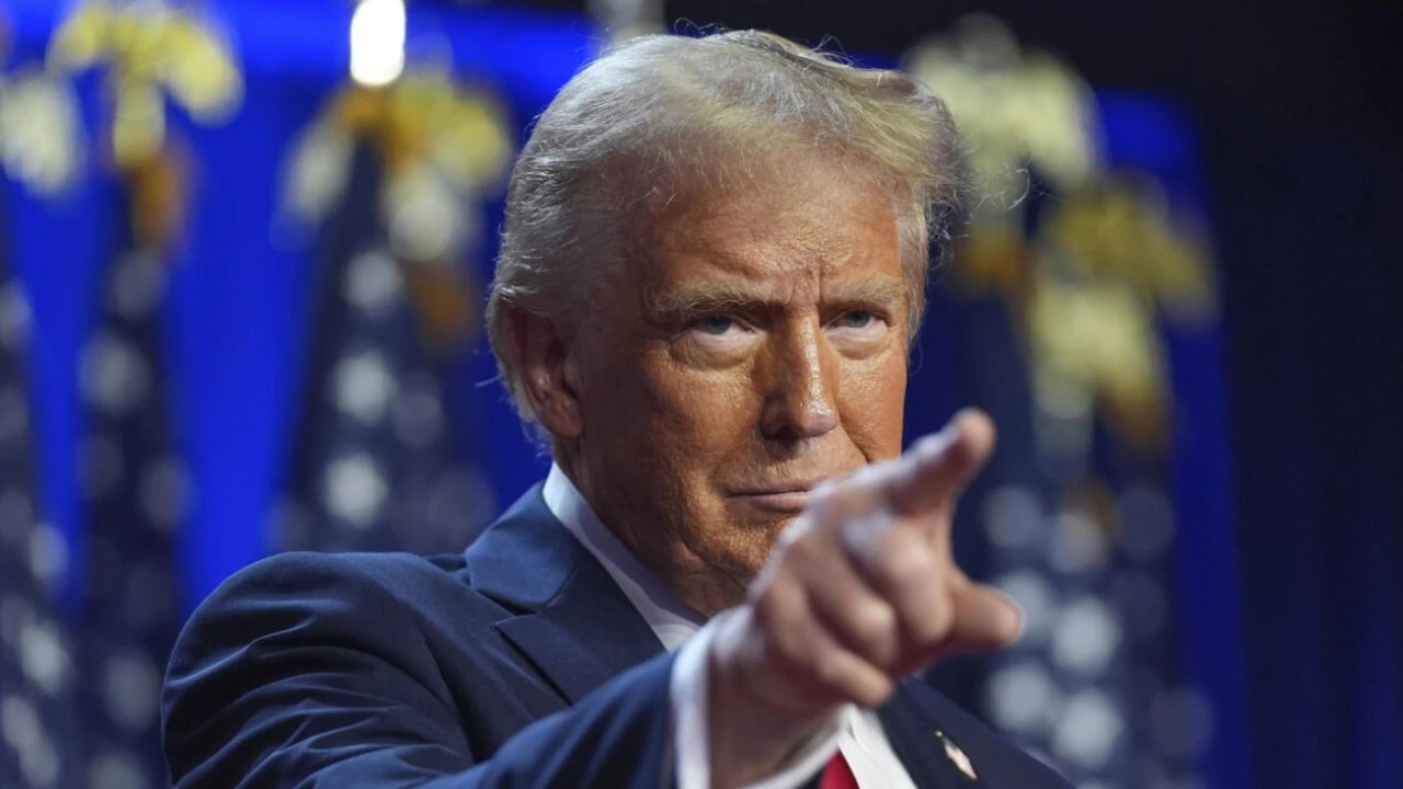 Trump afirma que el gobierno de Cuba “va a caer muy pronto” y ve interés de La Habana en negociar