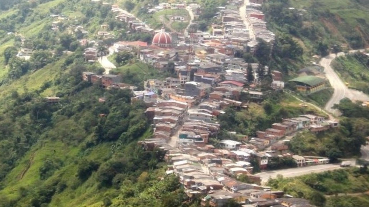 Tropas del Ejército fueron atacadas en plena vía a la Costa en Valdivia