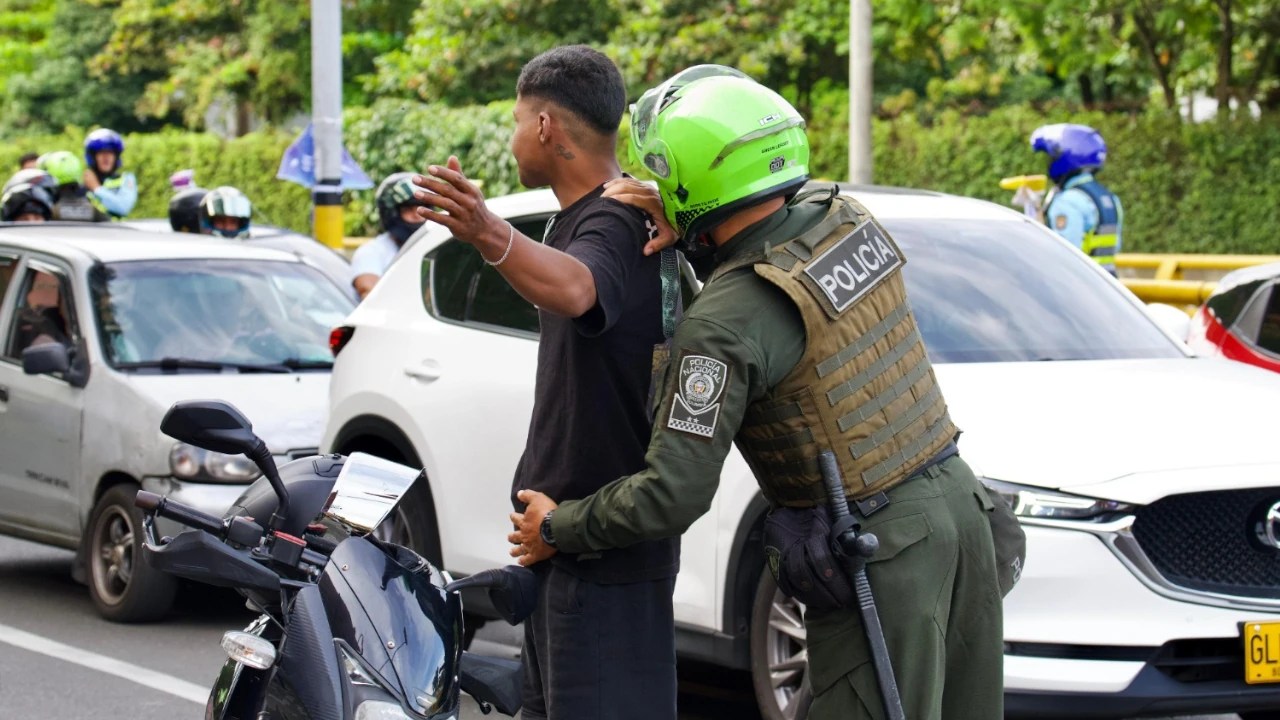 Caravanas de seguridad en zonas priorizadas de Medellín dejaron 25 capturados