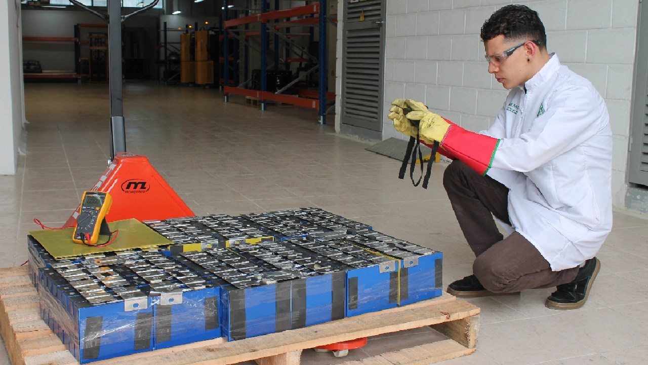 Ahora las baterías tienen clínica: un centro de talla internacional apoya la movilidad eléctrica y la economía circular