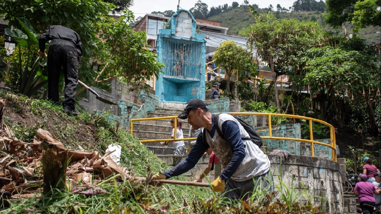De basurero a teatro al aire libre: en Medellín fue recuperado un espacio para la comunidad