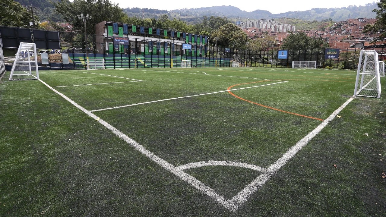 Completamente renovada: esta es la nueva cara de la cancha sintética El Progreso