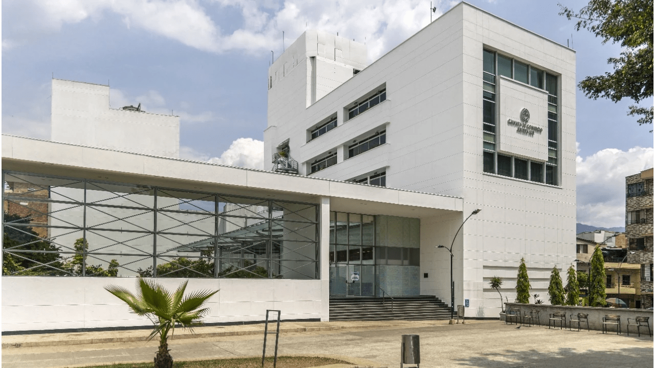 Aburrá Sur avanza en empleo, ventas y adopción de IA, superando el promedio nacional