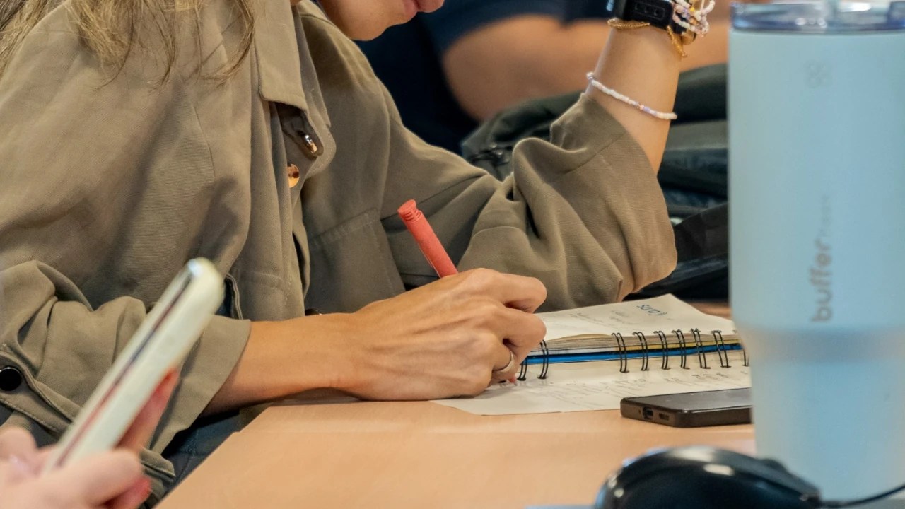 Foro ‘Conexión que Transforma’: Cómo la adopción digital está revolucionando las microempresas del Valle de Aburrá