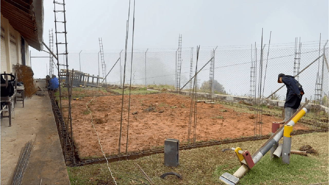 Inician obras para mejorar la infraestructura educativa y vial en zonas rurales de La Ceja
