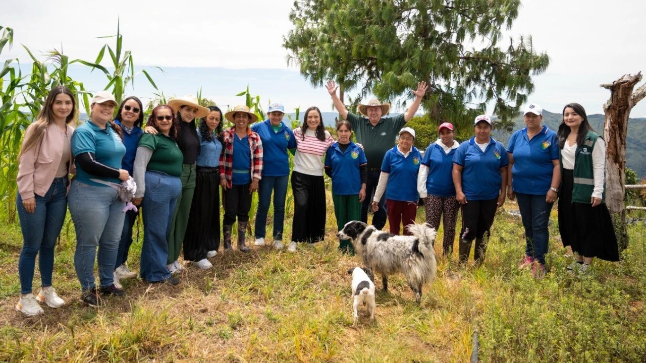 Sistema del Cuidado en Antioquia impulsa nuevos centros y apoyos para las mujeres