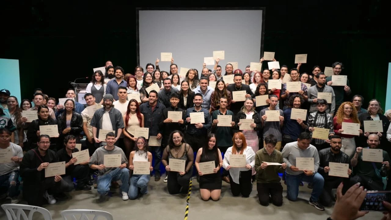 Más de 1.400 estudiantes se certificaron en habilidades digitales audiovisuales en Medellín