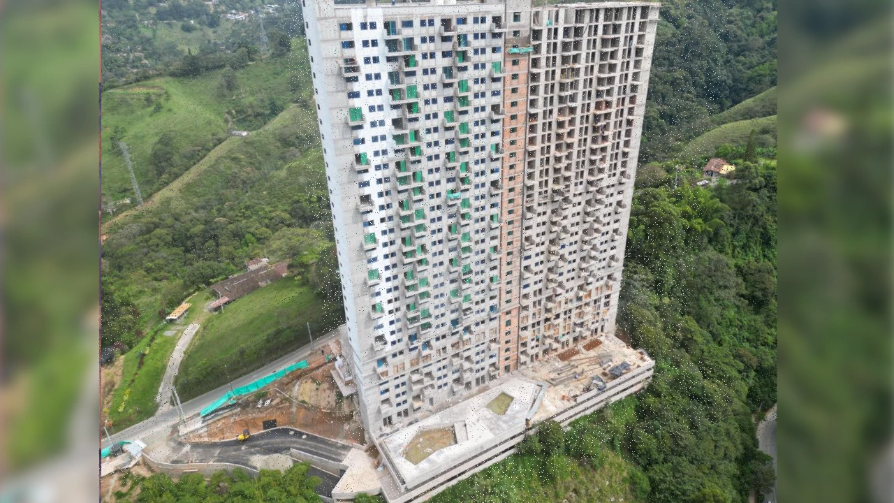 Constructoras de Sabaneta aclaran situación en proyecto T-RRAZO y descartan riesgos mayores