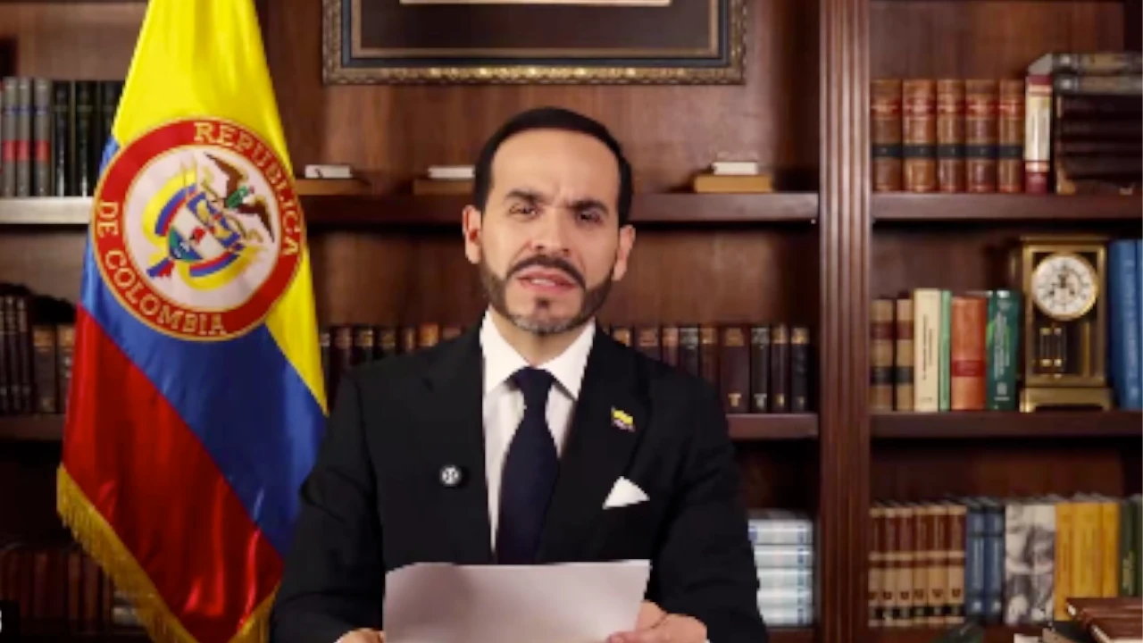 “Soy el único que puede derrotarlo”: De la Espriella arremete contra Iván Cepeda tras encuestas