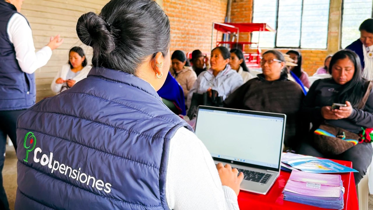 Ya es una realidad: mujeres podrán pensionarse con menos semanas desde este 2026