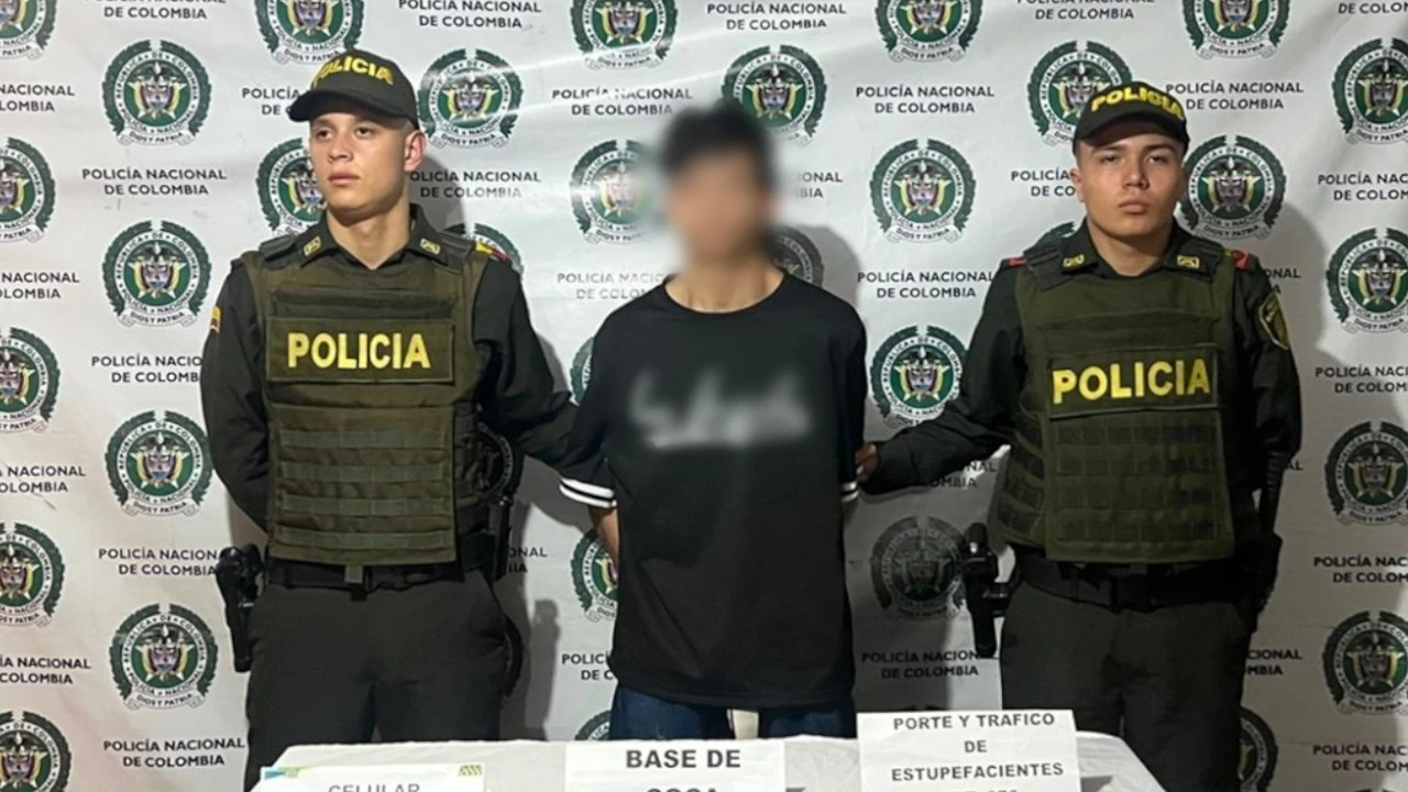 ¡Lo delataron los nervios! Capturan en Salgar a joven con coca durante control a bus intermunicipal