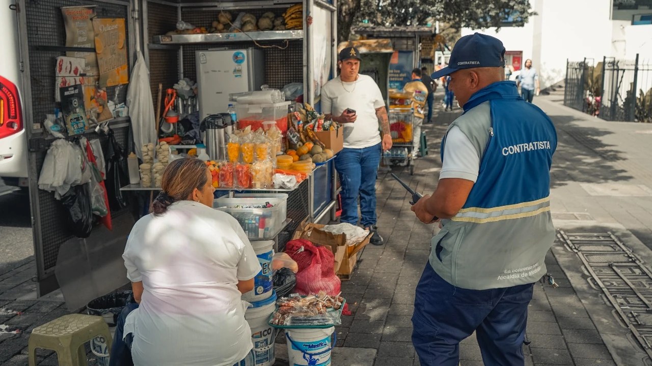 Lindo y limpio: con estrategia social y urbana la Alcaldía avanza en la recuperación del Centro de Medellín
