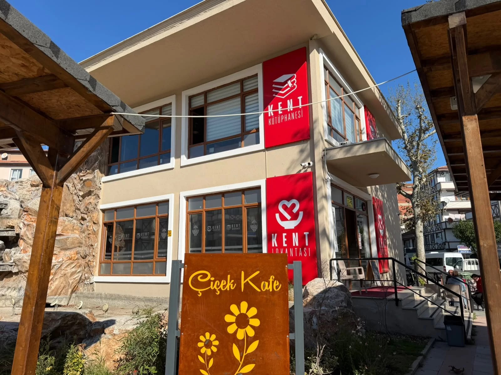 kütüphanee (1)