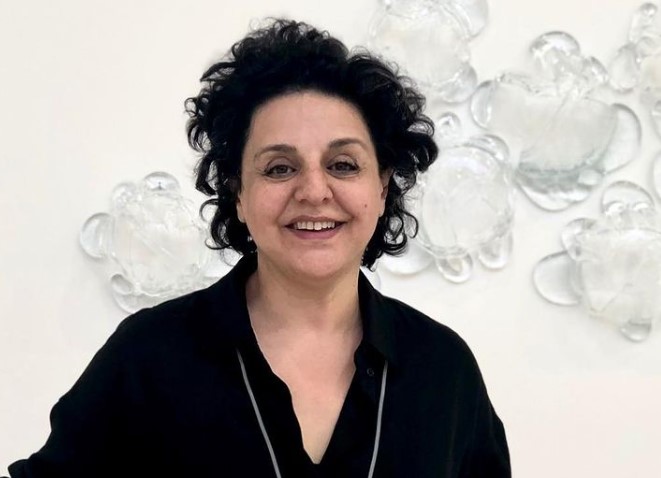 Tarkan, sezen aksu, yonca evcimik ve demet akbağ gibi sanatçıları giydiren ünlü moda . Psmqtxeddg3mkm