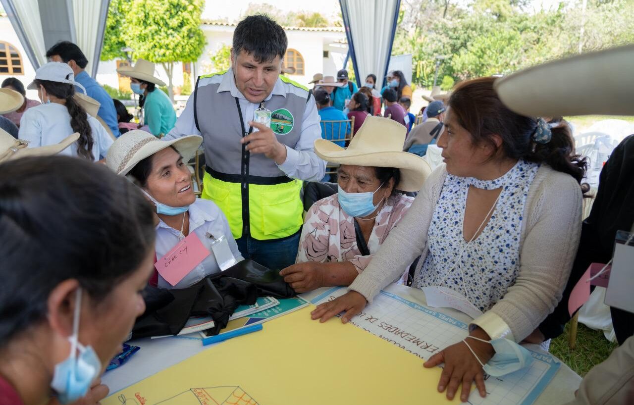 300 productores de cuyes y palta participan en encuentro de productores de Condebamba