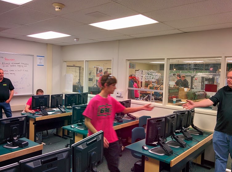 Hackaday Visits The Clark High School Hackaday
