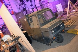 Little 3-wheeled car