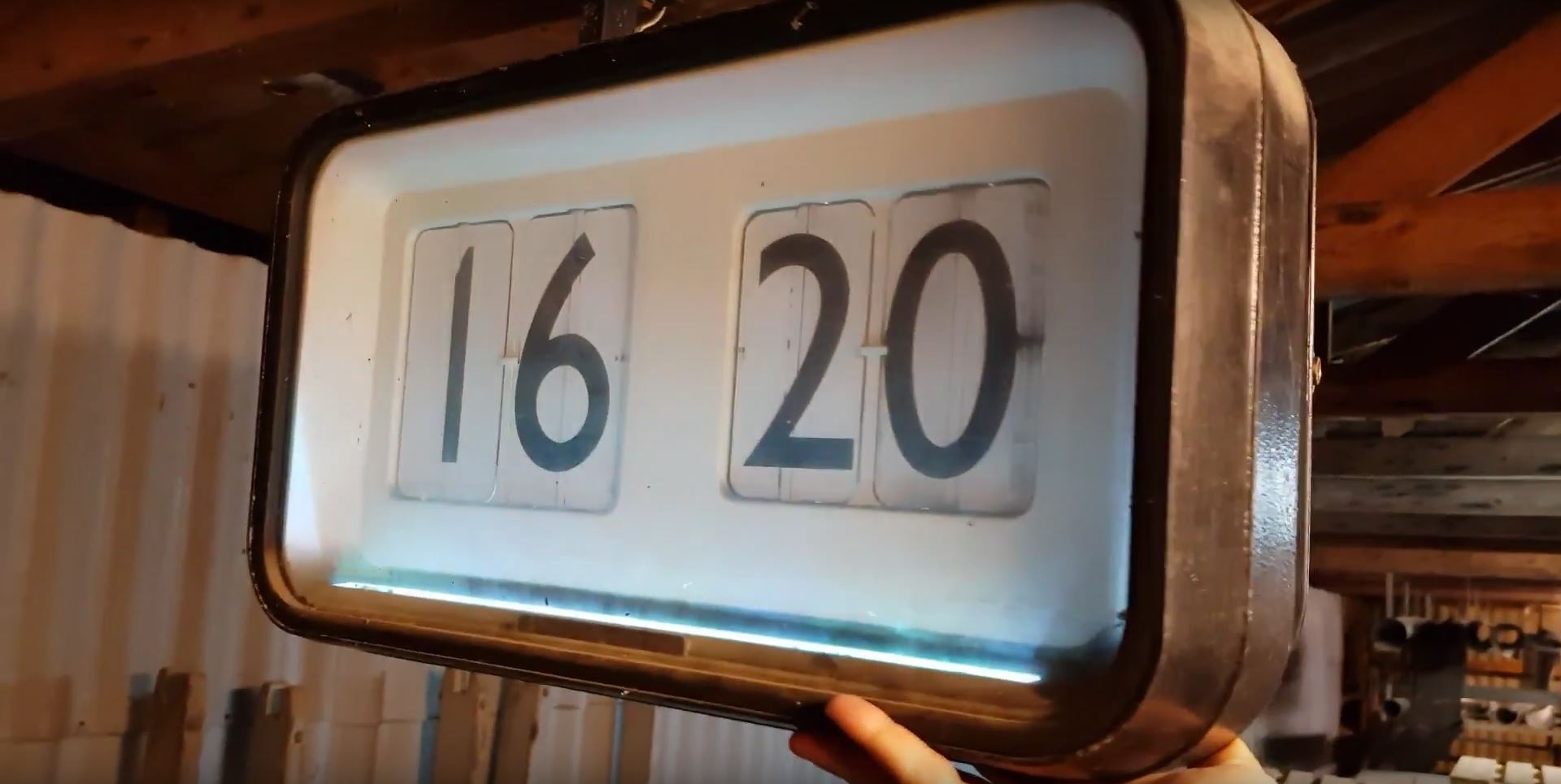 Retro Flip Clock Gets A Retrofit Hackaday