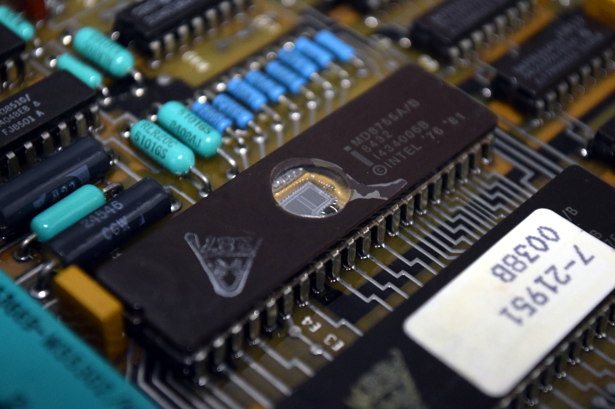 ばあばページ Milspec Teardown: AH-64A Apache Data Entry Panel | Hackaday