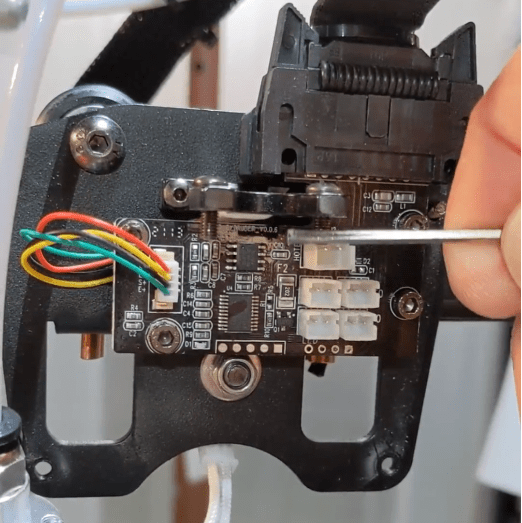 Manual triggering of load cell, red LED off