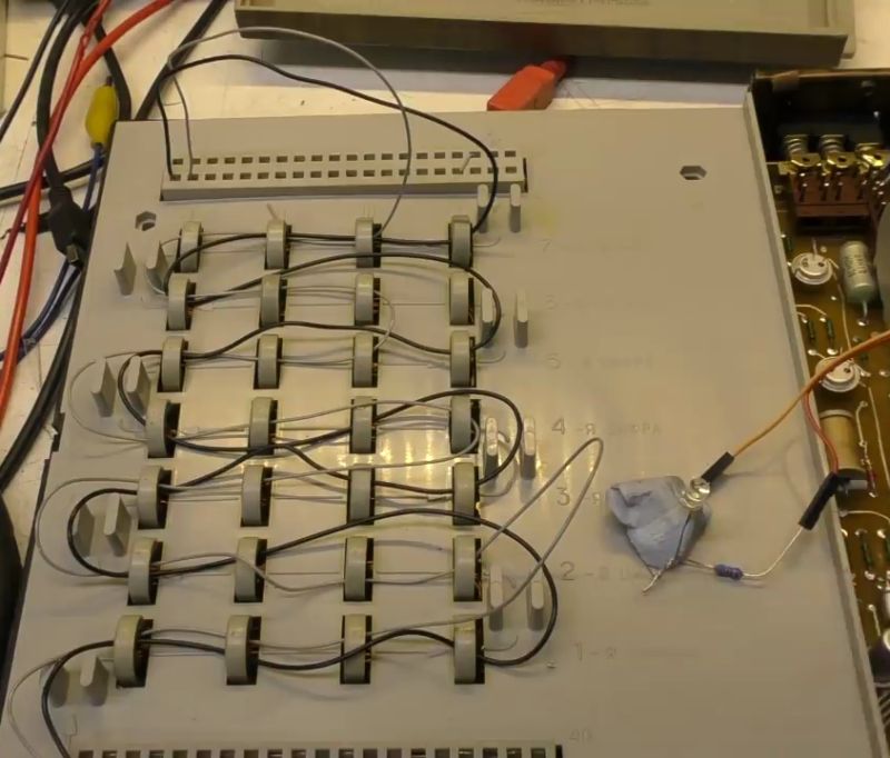 Rope Hackaday - Beautiful 8K Geometric Backgrounds | Free Download