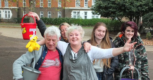Mum dances for dosh in London Fields