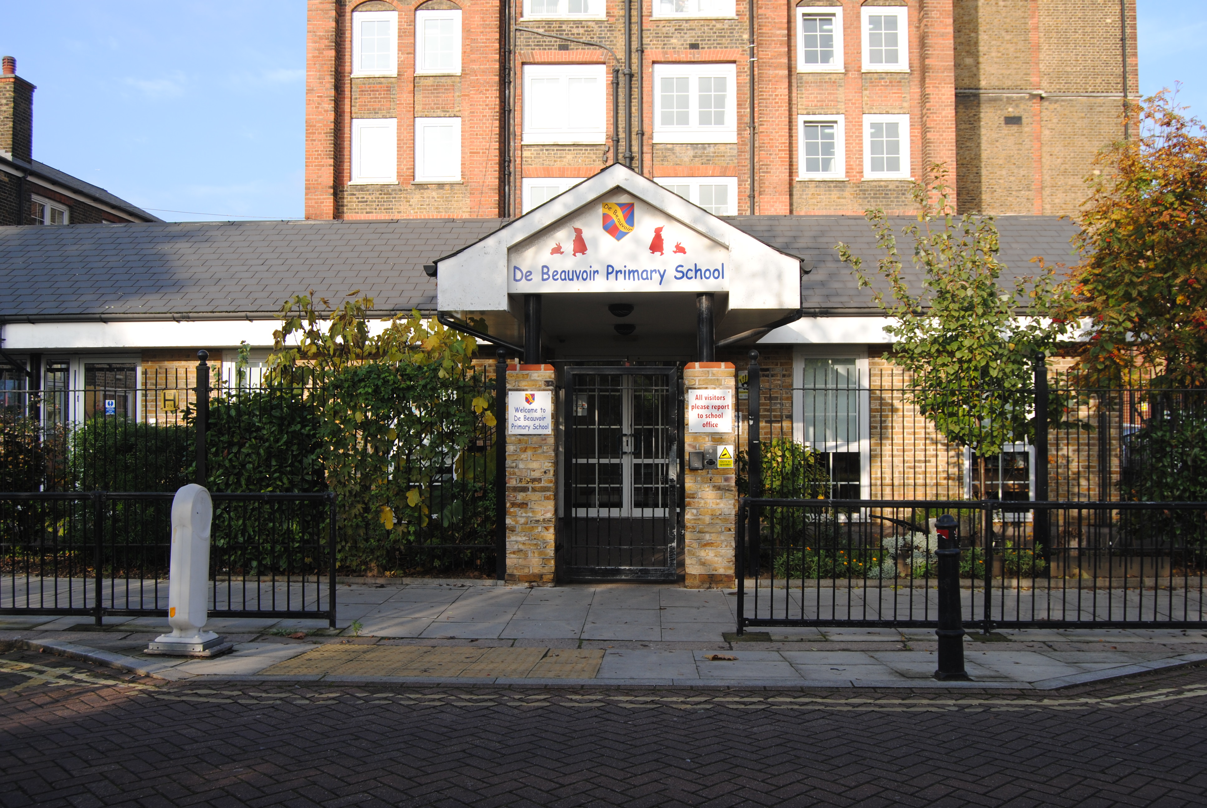 De Beauvoir Primary School at centre of Scandal. Photo by Matt Gilley