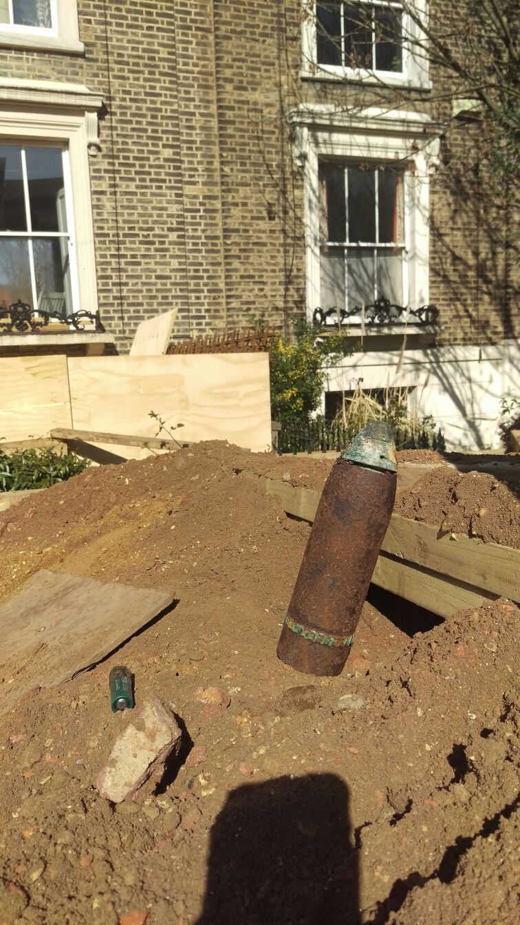 Suspected World War Two shell found in Haggerston