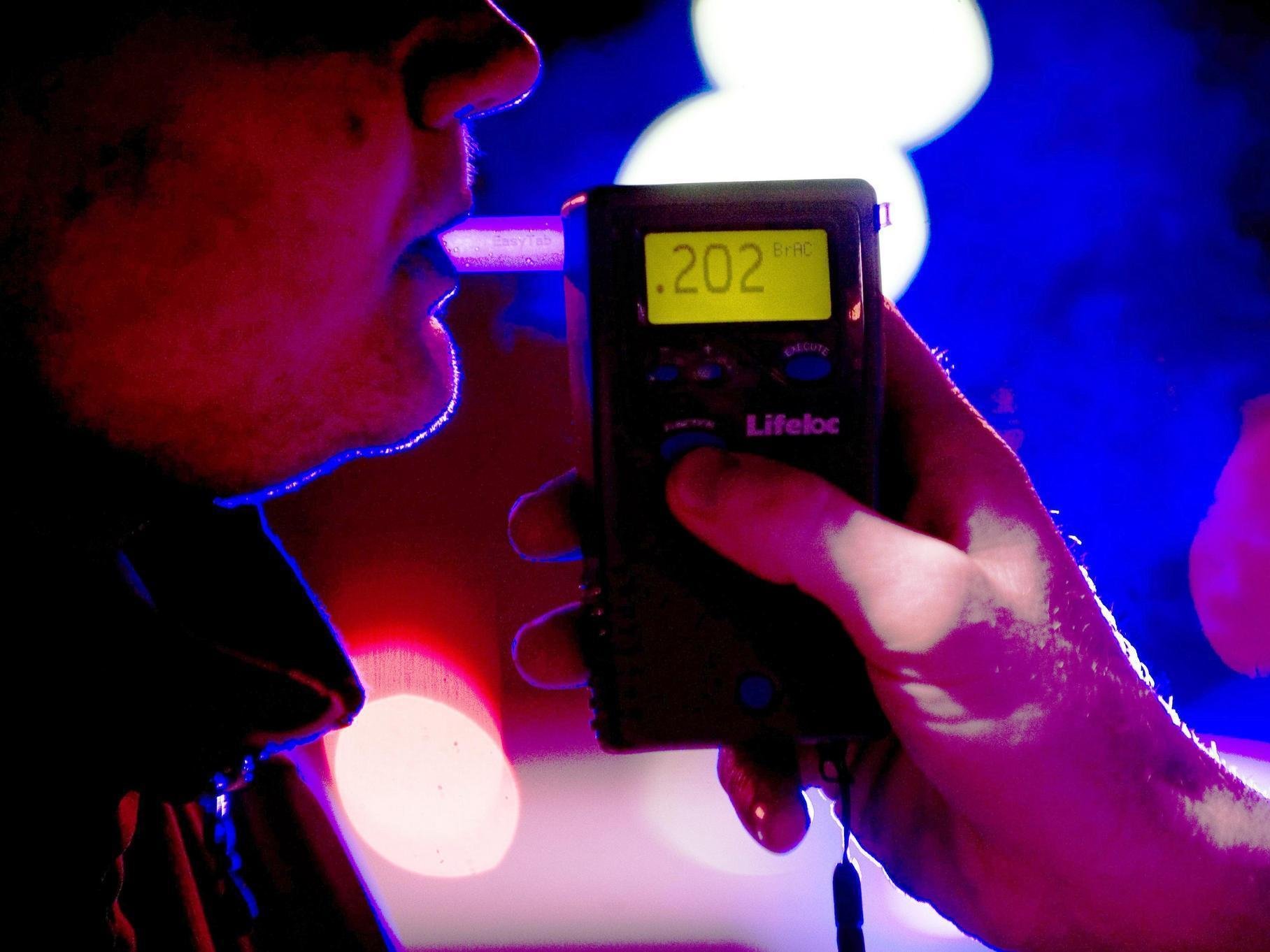 Hey R Drunk - Premium Mountain Design Gallery - 8K