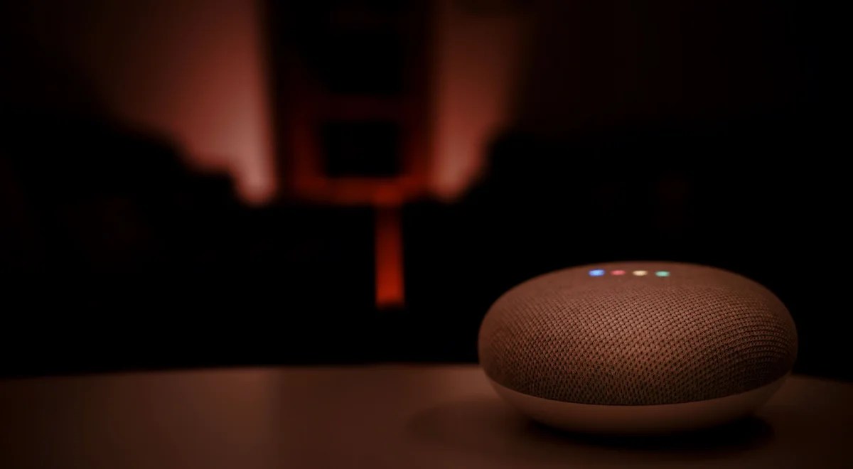 Los altavoces inteligentes Google Home permitieron a los hackers espiar conversaciones