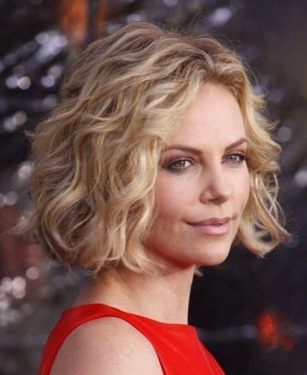 Beach waves for short hair: 30 styles unveiled