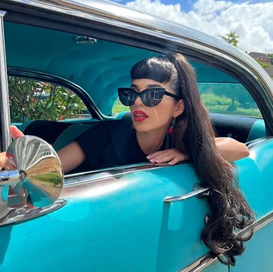 Embrace 90s ponytail hairstyles in 22 ways