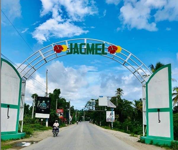 Jacmel paralysée pour une visite présidentielle : trois jours de congé controversés