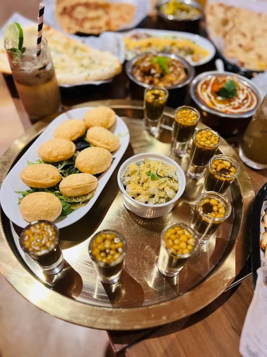 PARATHAAS
