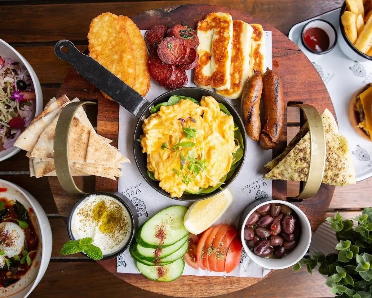 Wolf Cafe & Eatery