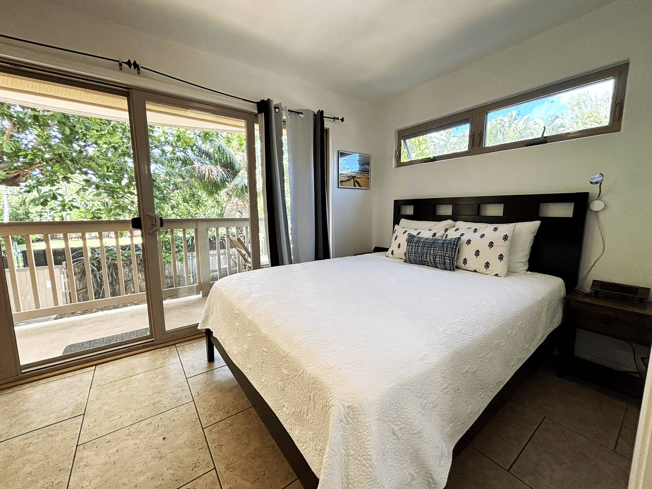 Cozy bedroom in couples beach rental North Shore Oahu — sleeps 2, Ke Iki Beach