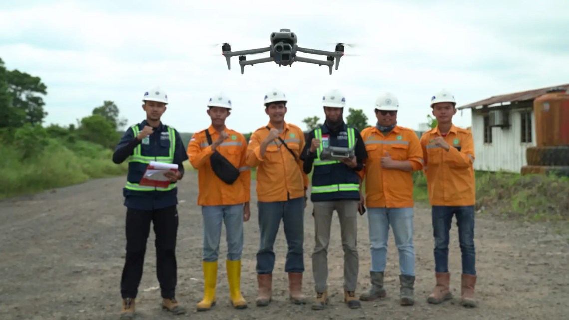 DJI Matrice 4 dan tim survei Halo Robotics di lokasi tambang