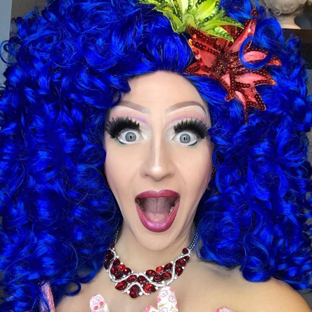 BEACH BITCHING …. AND A REAL DRAG IN THE HAMPTONS Hamptons Chatter