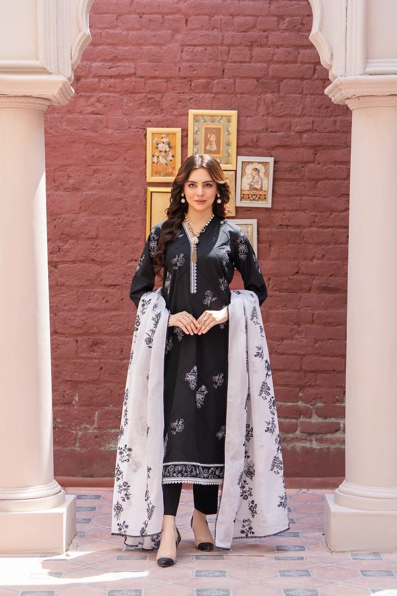 Embroidered Pleats Elegance Ensemble