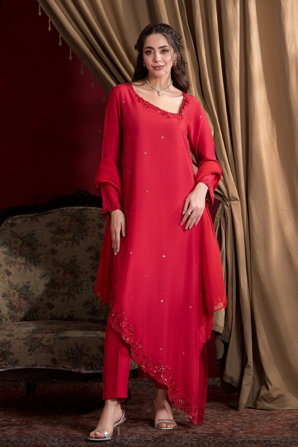 Tasel Silk Elegance