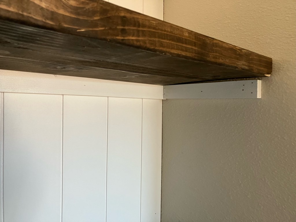 DIY floating shelves