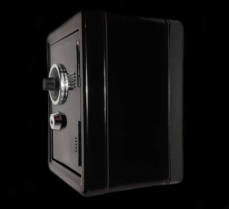 How to open a safe if you forgot the combination