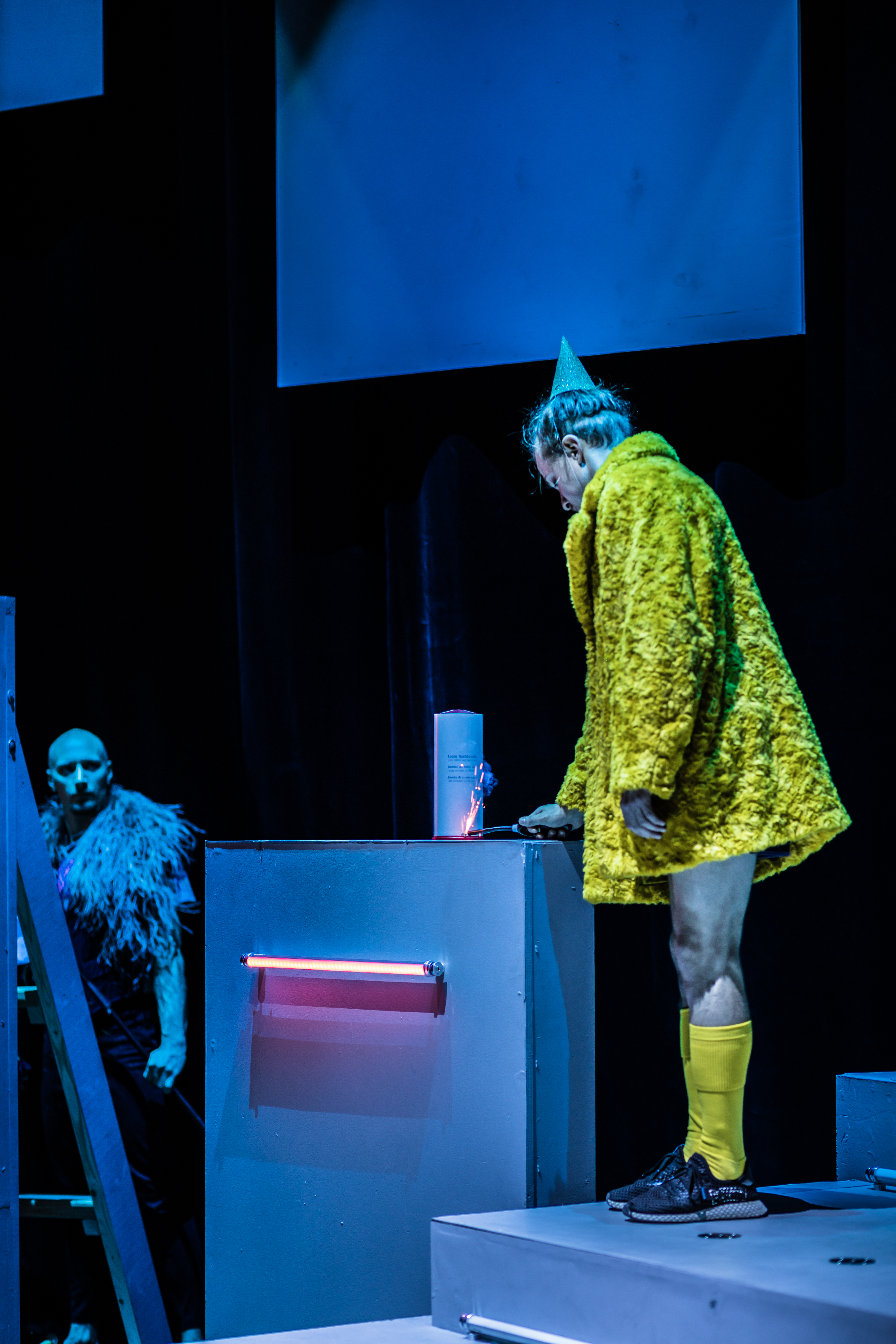 Outlines : Photo: Sofia Kallner